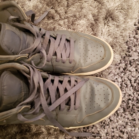 Nike Air Jordan 1 Mid Cool Gray Mens Basketball Sn main image 5